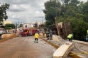 ​Caminhão desgovernado tomba sobre ponte e mata idoso em São Domingos