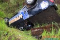 Carro cai em buraco as margens da rodovia. Foto www.campoere_1 (1)