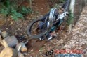 Motocicleta ficou danificada com o acidente. Foto: www.campoere_1.com
