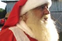 Papai Noel com as barbas de molho. Foto: www.campoere_1.com
