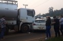 ​Colisão entre carro e caminhão deixa três pessoas feridas