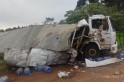​Caminhão carregado com bombonas de água tomba na SC 161 em Palma Sola
