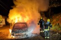 ​Carro pega fogo e motorista abandona local