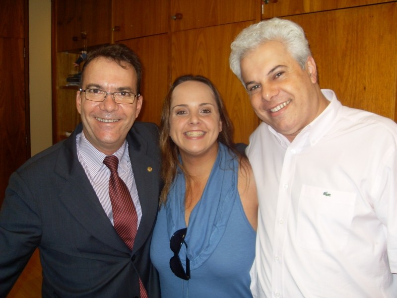 Prefeito Odilson de Lima acompanhado por Lurian da Silva Sato (filha de Lula) e pelo deputado Décio Lima