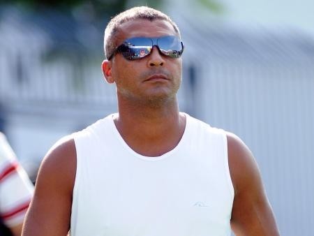 Foto por Photocamera
Dirigente do América-RJ, Romário foi condenado a serviços comunitários
e multa em 2009 por evasão fiscal na época em que estava no Flamengo