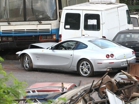 Foto por Lucas Prates/Jornal Hoje em Dia
A Ferrari batida no pátio do Detran em Nova Lima, região metropolitana de Belo Horizonte