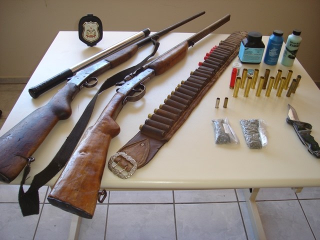 Armas apreendidas em AnchietaFoto: PC