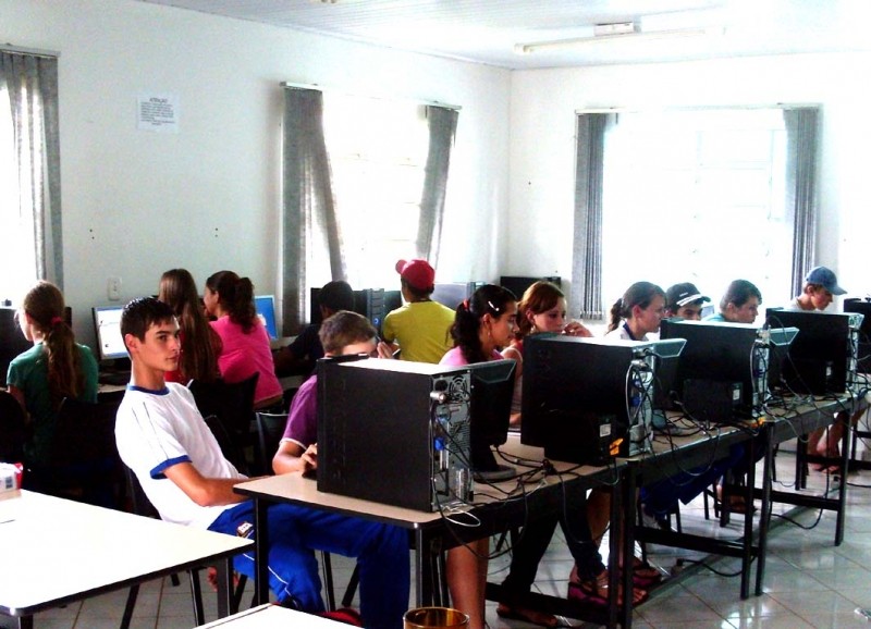 Inclusão digital em São Bernardino.