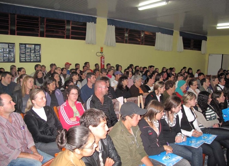 150 pessoas ouviram a história de Dona Lilli