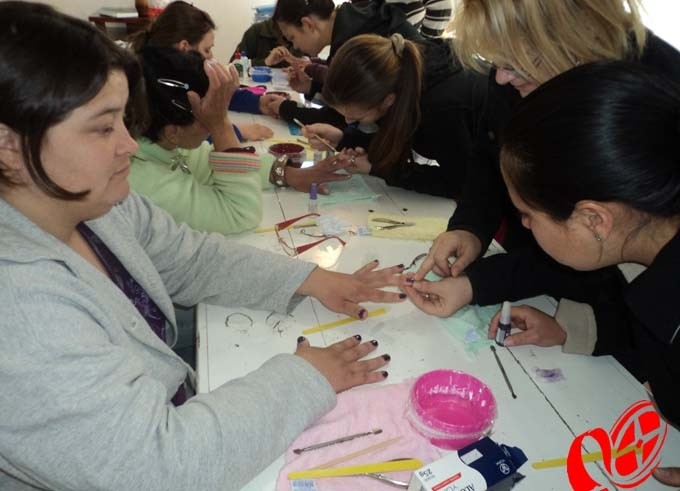 Qualificação profissional de manicure pedicure