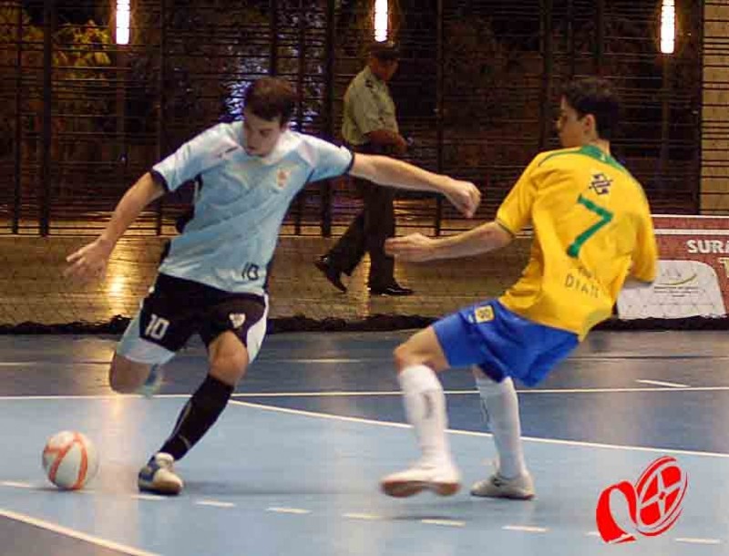 Fabricio defende a seleção brasileira de fustsal