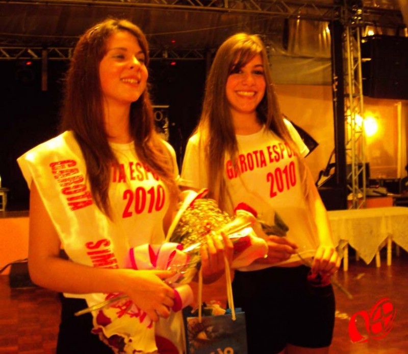  Fabiane Frei garota simpatia e Larissa Soares garota esporte 2010