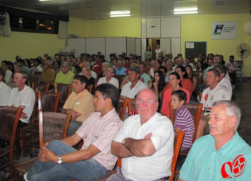 Público presente na assembléia de Campo Erê. Foto: www.campoere_1.com