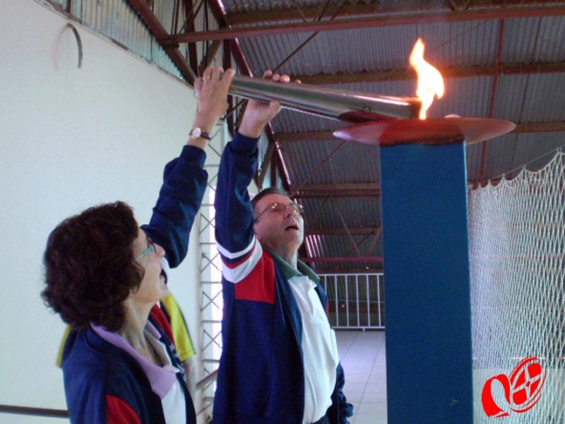 Fogo, simbolo das olimpiodas fez parte do cerimonial.