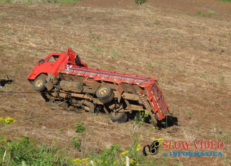 Caminhão foi retirado por estrada secundária. Foto: www.campoere_1.com