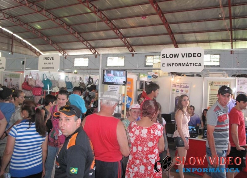 Domingo de muita gente na feira