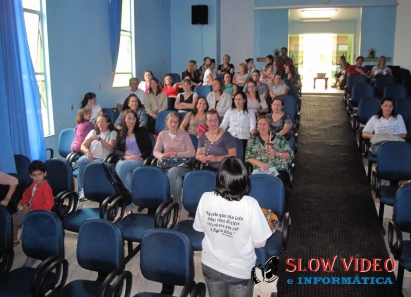 Professores reuniram-se na Câmara de vvereadores. Foto: www.campoere_1.com