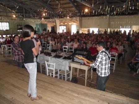 Centenas de mulheres presentes na palestra. Foto: Dieila Zanetti