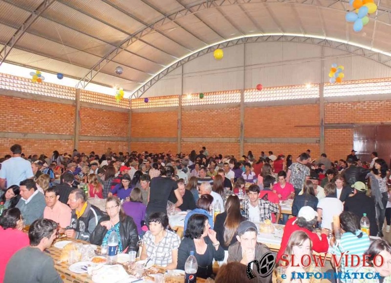 Alfa 4 - Inaugura ginásio de esportes Foto www.campoere_1.com