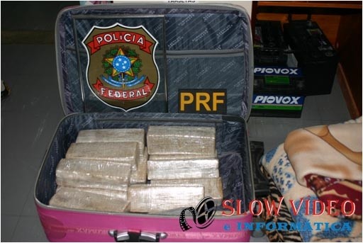 Mala com a droga estava de posse de uma menor de idade. Foto PF