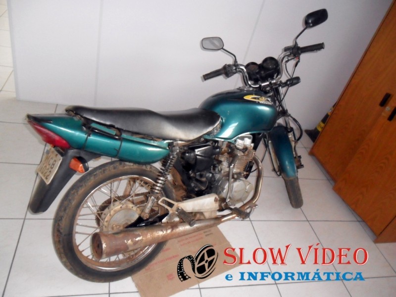 Moto - Foi recolhida a delegacia com irregularidades. Foto: www.campoere_1.com