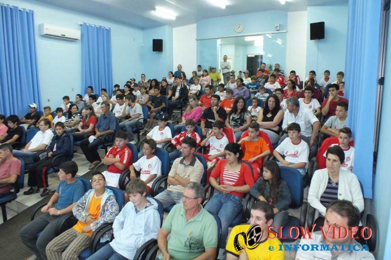 Plenário ficou lotado para assistir a votação. Foto: www.campoere_1.com