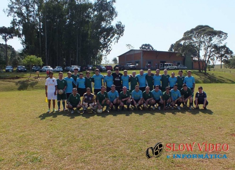 Equipes do Clube Máster e Veteranos. Foto: www.campoere_1.com