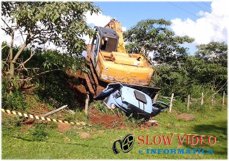 Cabine foi esmagada pela máquina. Foto: BM Xanxere/Chapecó