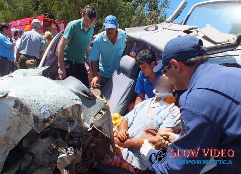 Acidente deixou uma pessoa gravemente ferida. Foto www.campoere_1.com (1)