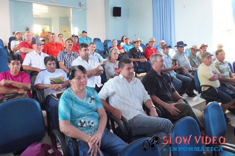 Assembléia encera atividades. Foto www.campoere_1.com