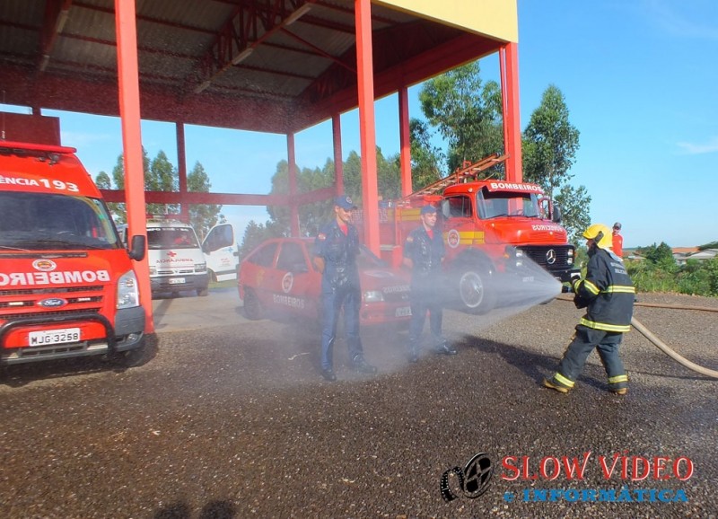 Bombeiros recebem o batismo. Foto www.campoere_1.com (1)