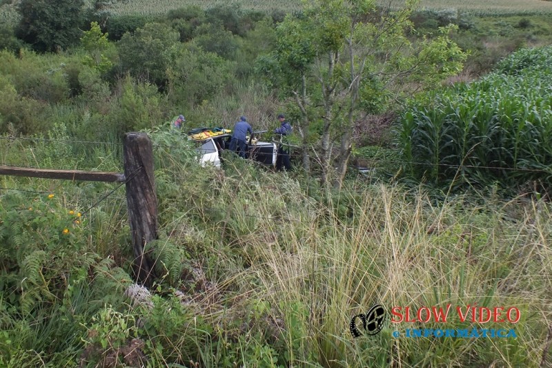 3 feridos na saida de pista. Foto www.camppoere.com