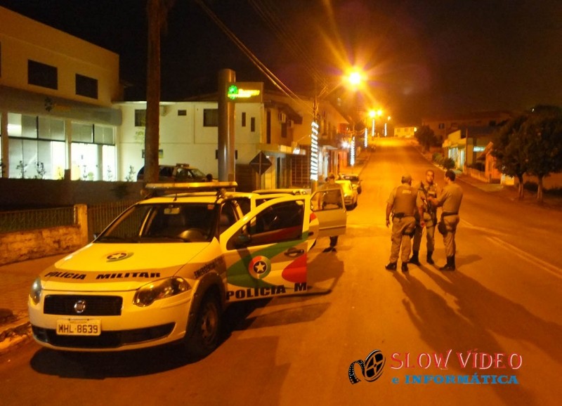 Operação de transito feita na noite de ontem. Foto: www.campoere_1.com