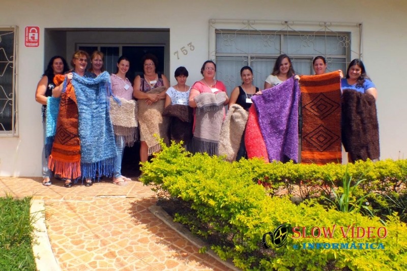 Curso de  tecelagem de tapetes. Foto www.campoere_1.com (1)
