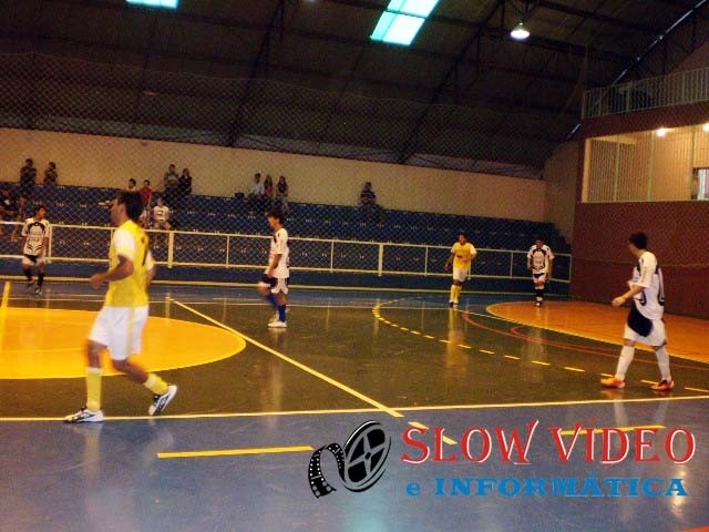 Equipes da região em disputa no futsal. Foto arquivo www.campoere_1.com