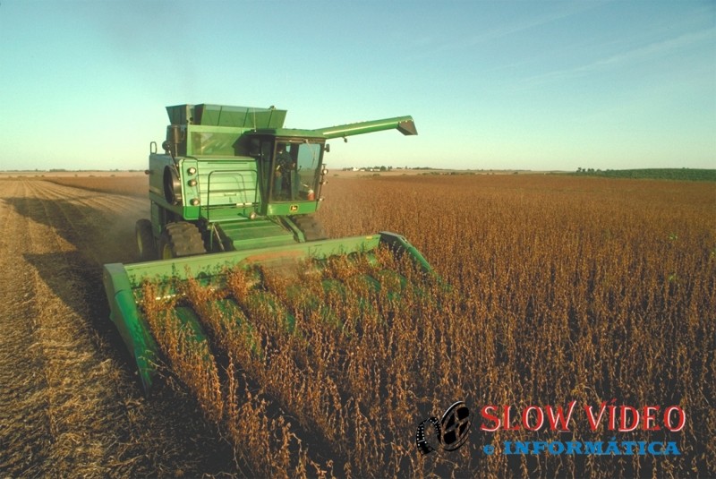 Carteira especifica para condutores de máquinas agricolas. Foto: www.campoere_1.com