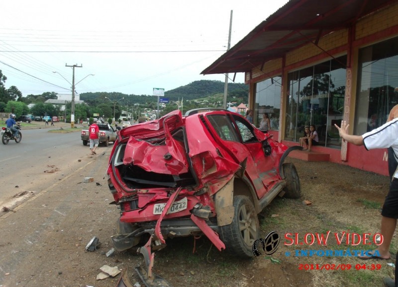 Destruição na avenida em Saltinho Foto www.campoere_1.com