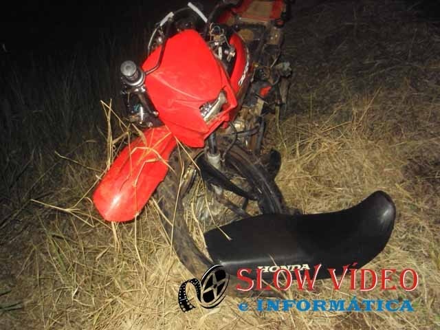 Motocicleta ficou destruida no acidente. Foto: www.campoere_1.com