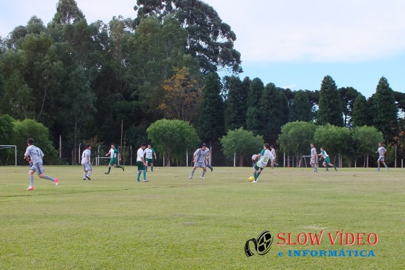 Gramado em boas condições, jogo terminou empatado. Foto: www.campoere_1.com