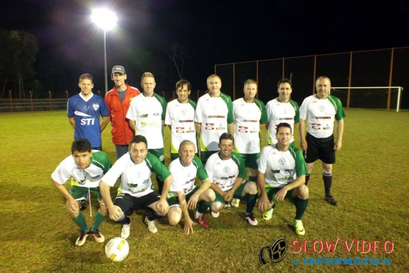 Jogo disputado a noite. Foto: www.campoere_1.com