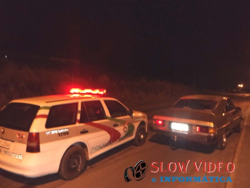 Policia deteve veiculo e menor. Foto: PM Saltinho