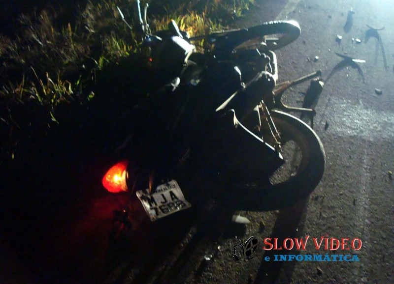 Motocicleta foi atropelada pelo veiculo. Foto: www.campoere_1.com