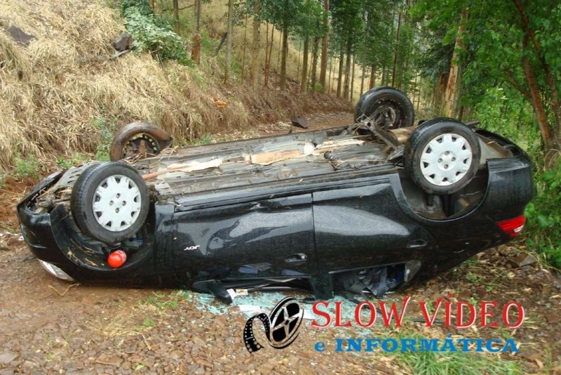 Acidente com 2 vitimas. Foto www.campoere_1.com (1)