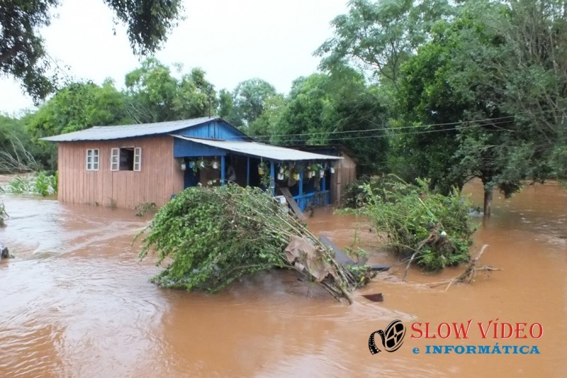 Alerta é de muita chuva com alagamentos Foto www.campoere_1.com