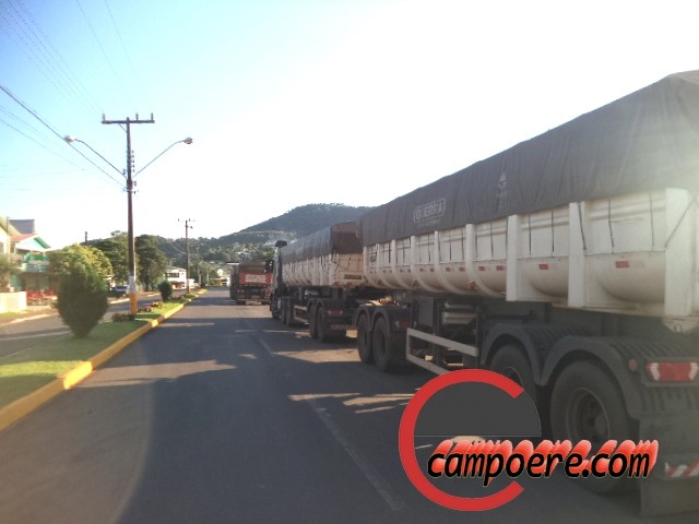 Caminhões foram interceptados. Foto: www.campoere_1.com