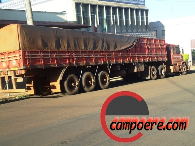 R$ 2.200.000,00 em cigarros Foto www.campeore.com