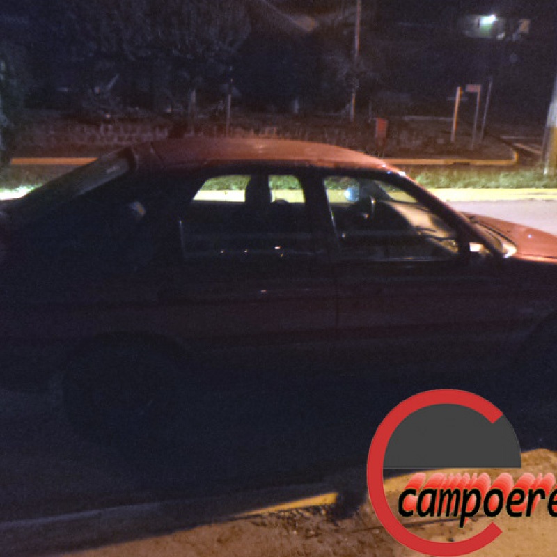 Veiculo foi recolhido ao pátio. www.campoere_1.com