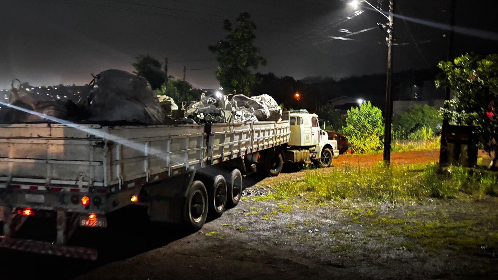 Depósito clandestino de sucata de alumínio é desbaratado na fronteira com a Argentina