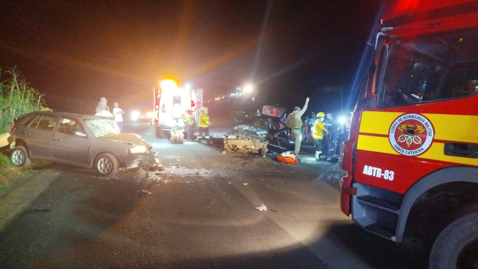 10 feridos em grave sinistro de trânsito na SC-480, em Jupiá