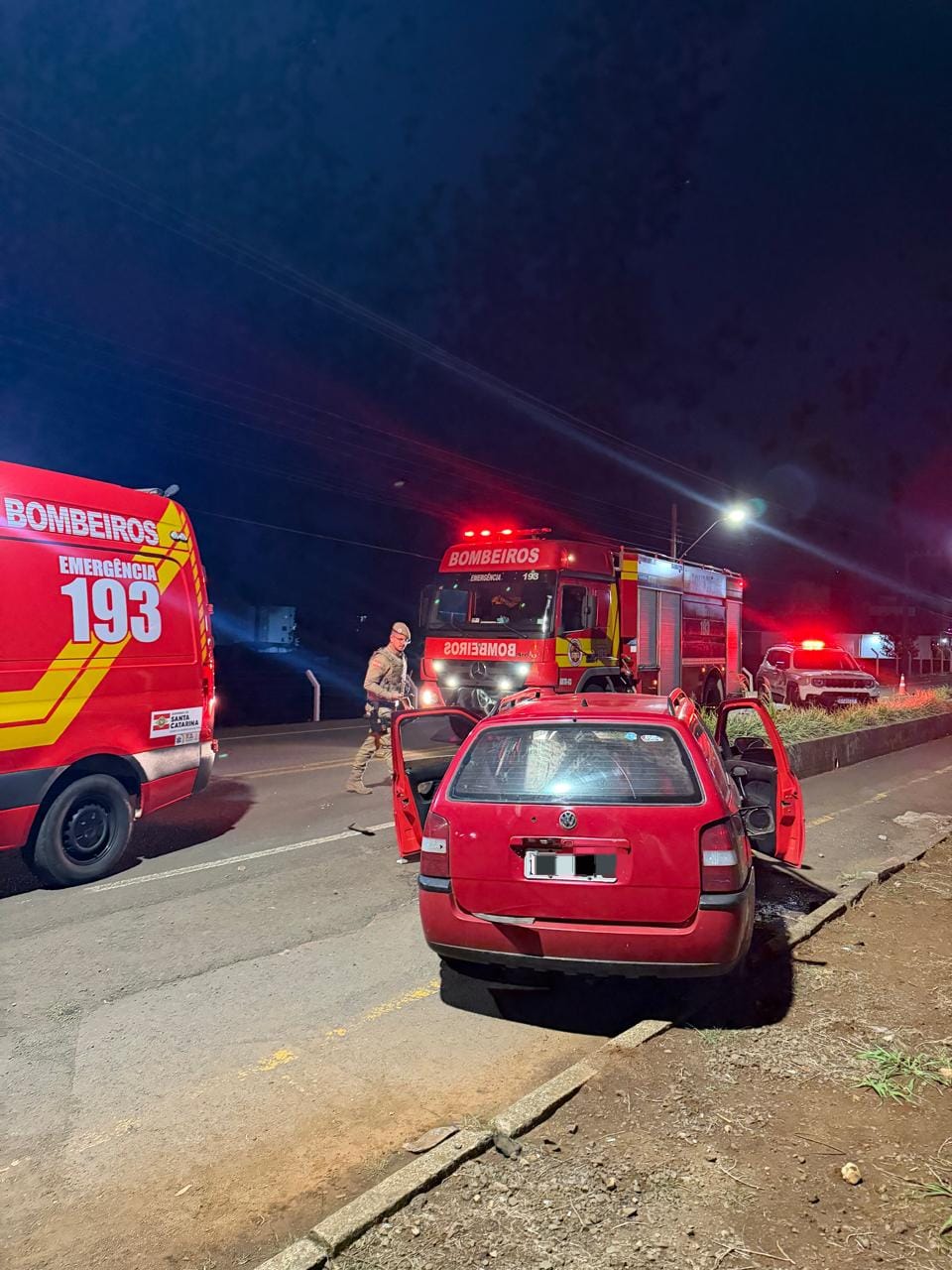 Veículo colide contra mureta na SC-480 e condutor fica inconsciente em São Lourenço do Oeste